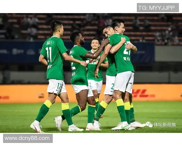 深圳足球队在全国锦标赛中以78分稳居积分榜首位展现强劲实力