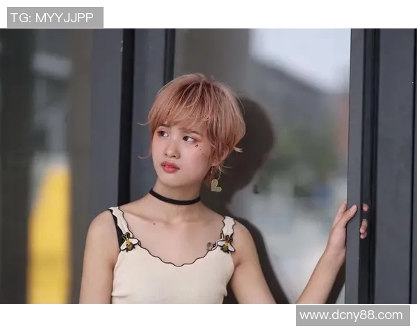 独特发型彰显个性足球明星的时尚风采与球场魅力 独特发型彰显个性足球明星的时尚风采与球场魅力