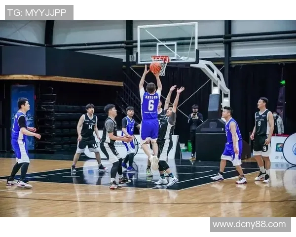 赛后分析:上海篮球队与南京篮球队的耐力较量与战术对决 赛后分析:上海篮球队与南京篮球队的耐力较量与战术对决